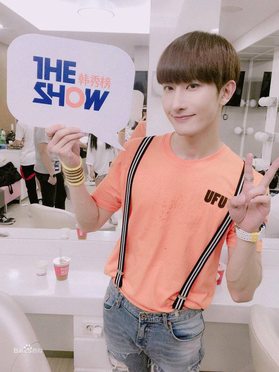 周觅(Zhou Mi、)生活照前后照片