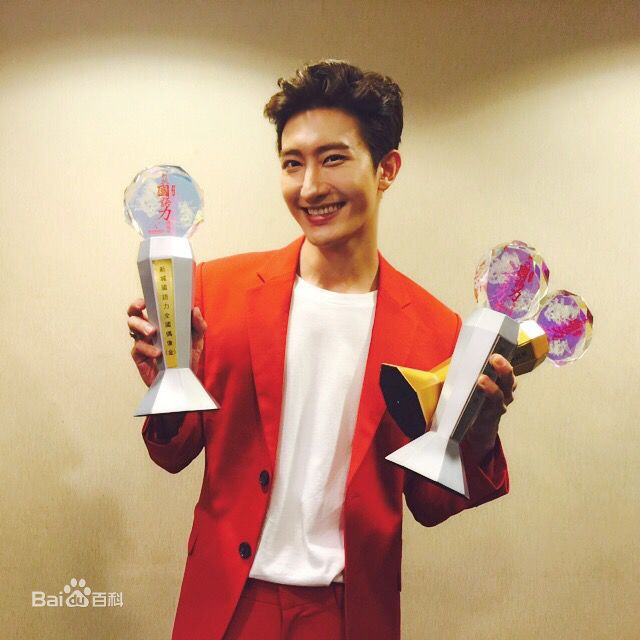 周觅(Zhou Mi、)生活照前后照片