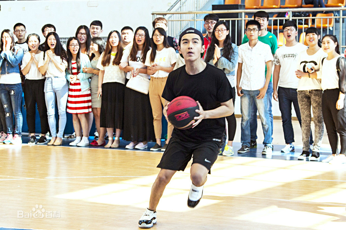 精选张骁晗在《他来了请闭眼》饰苏北中的图册