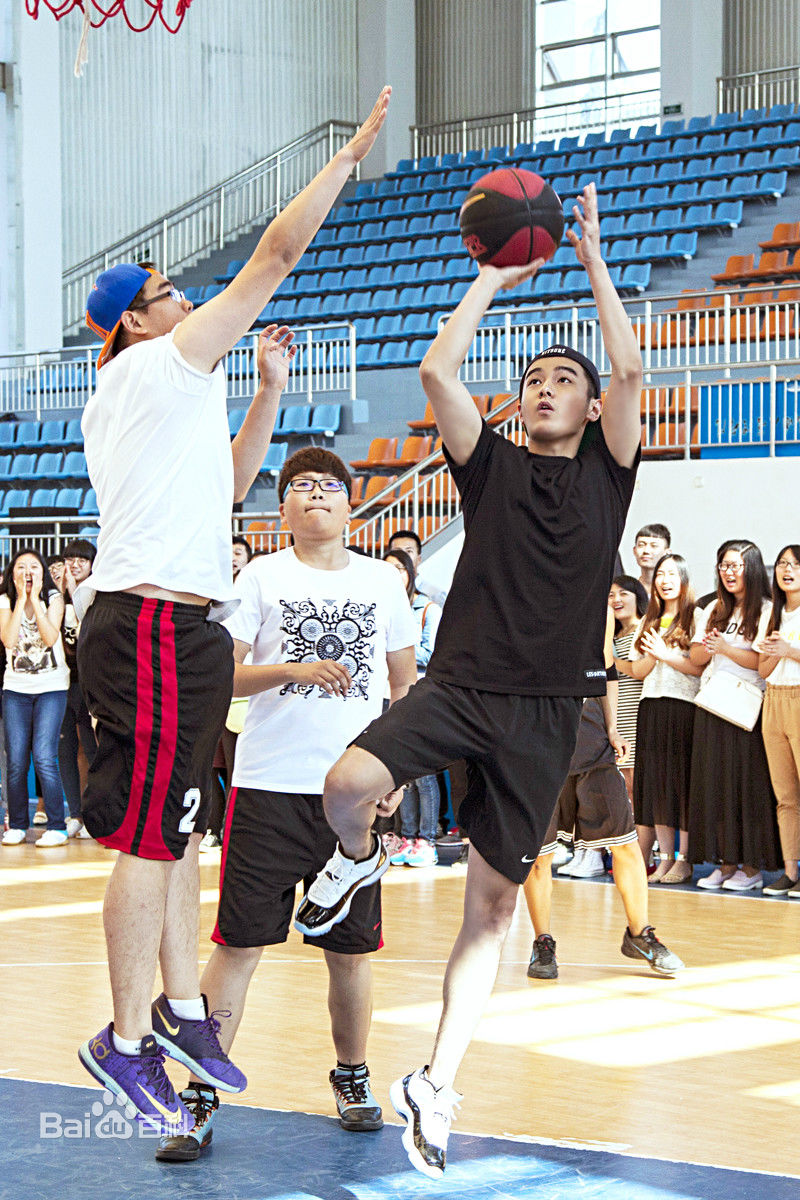 精选张骁晗在《他来了请闭眼》饰苏北中的图册