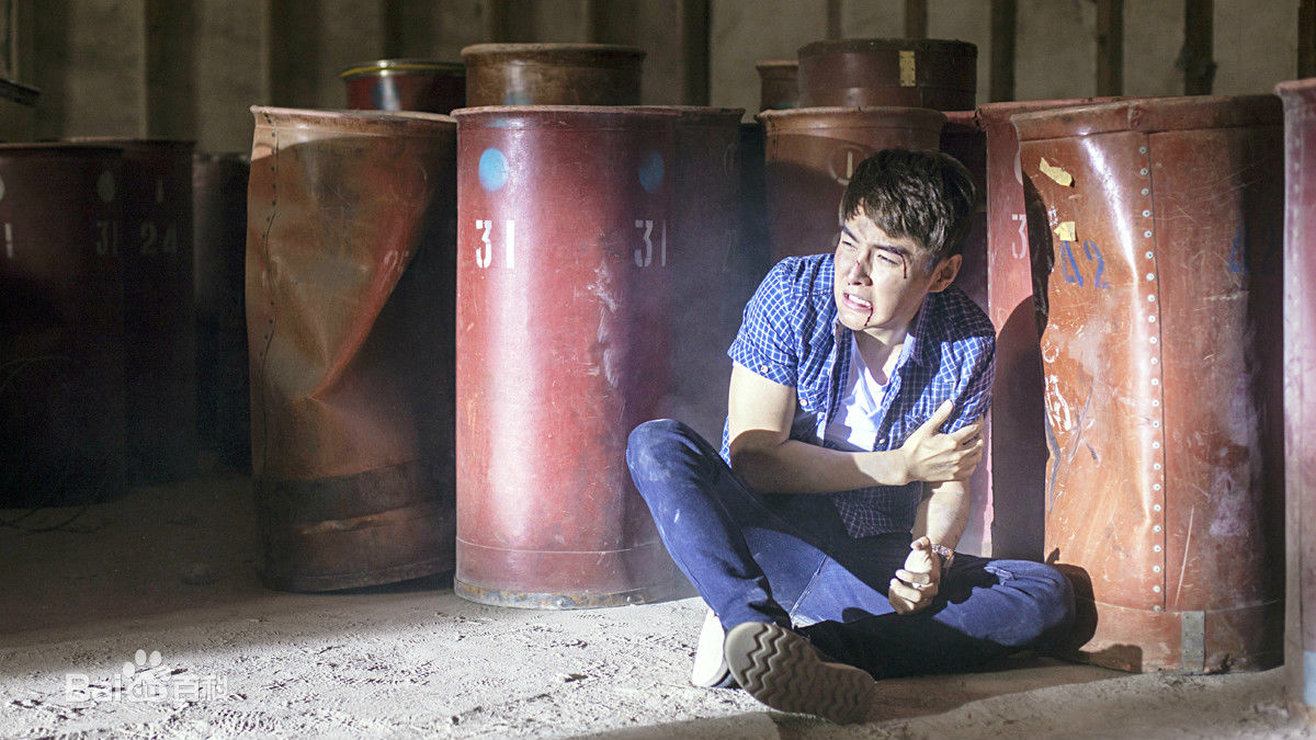 精选张骁晗在《他来了请闭眼》饰苏北中的图册