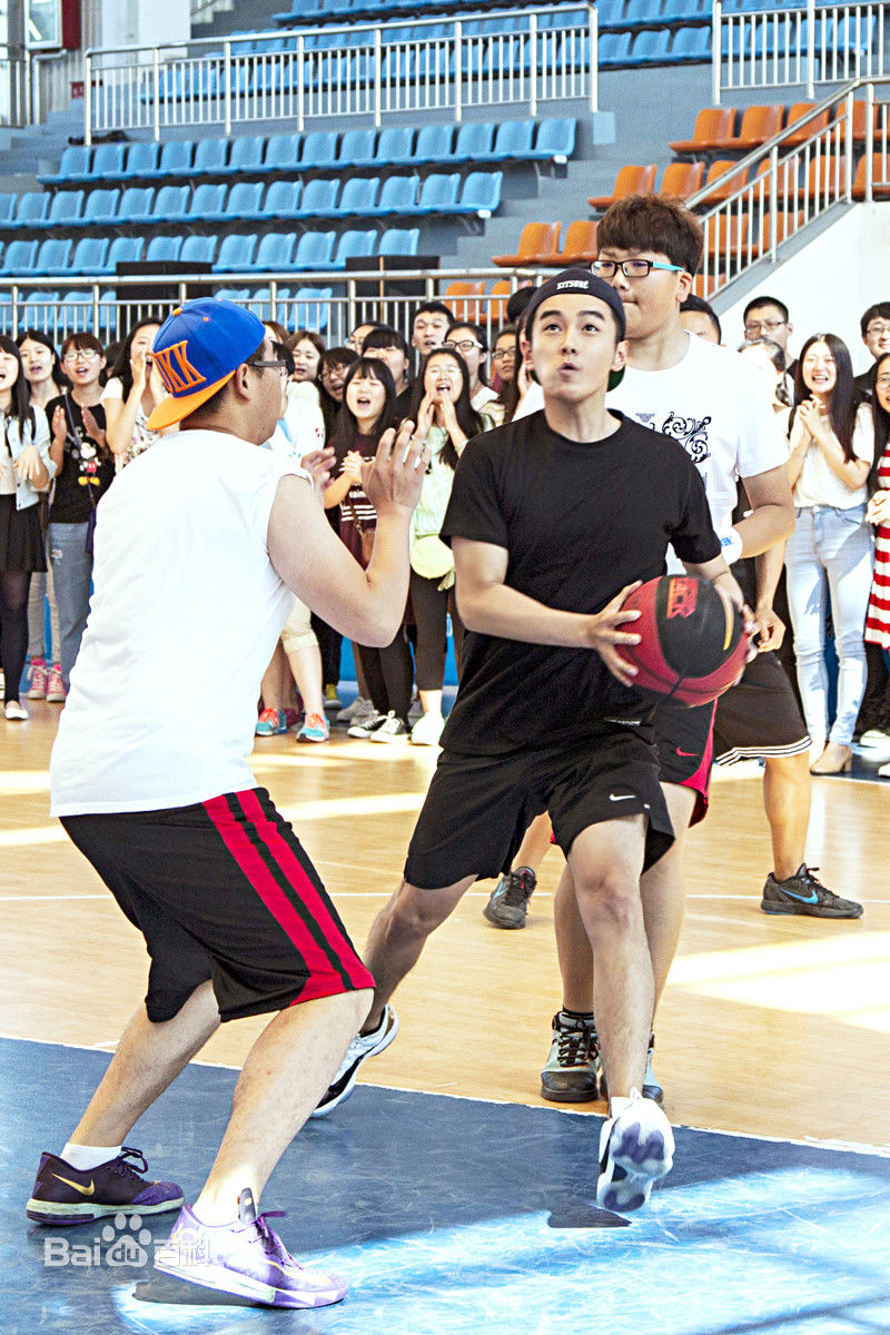 精选张骁晗在《他来了请闭眼》饰苏北中的图册