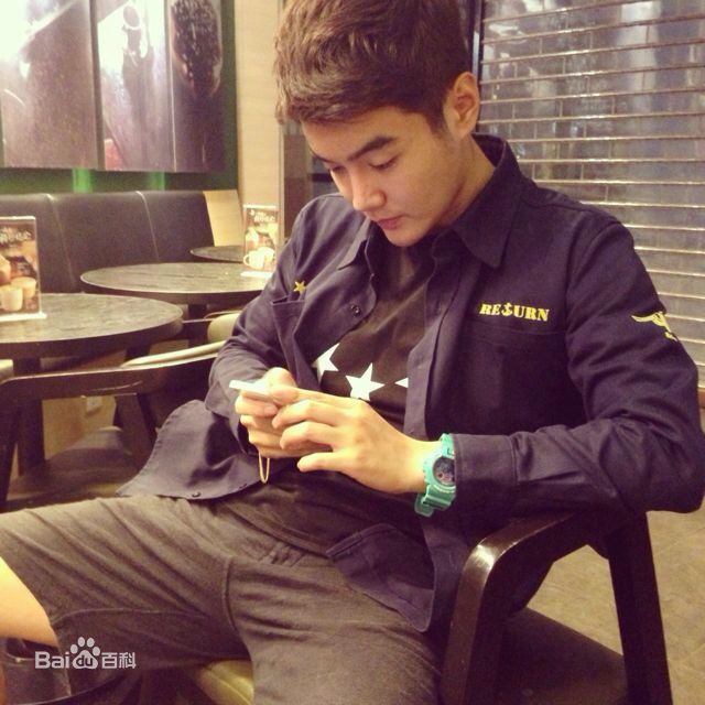 张骁晗照片性感图片壁纸