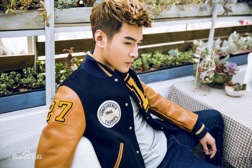 张骁晗照片性感图片壁纸