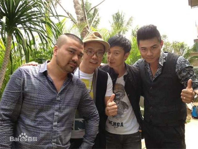 刘南。前后照片