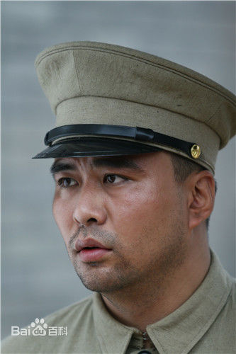 刘南。前后照片