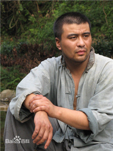 刘南。前后照片