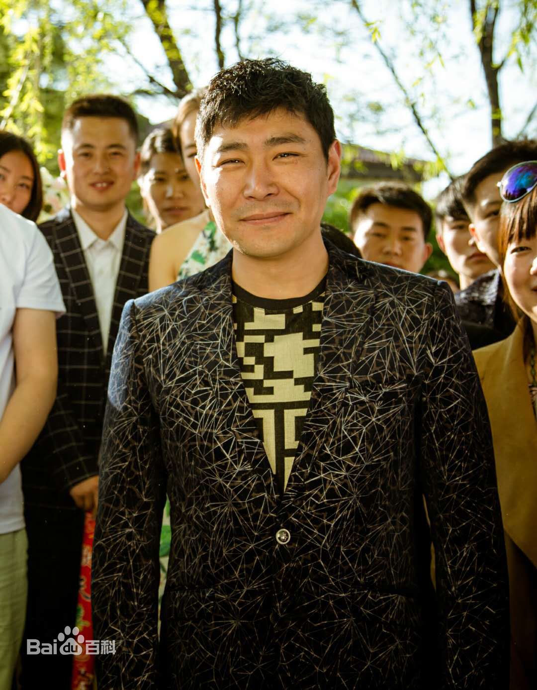 邢瀚卿《生逢灿烂的日子》最新剧照