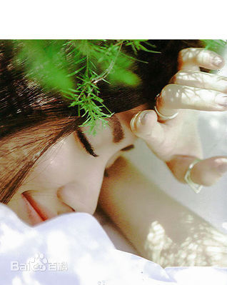 刘惜君(Sara)当我身边空无一人生活照