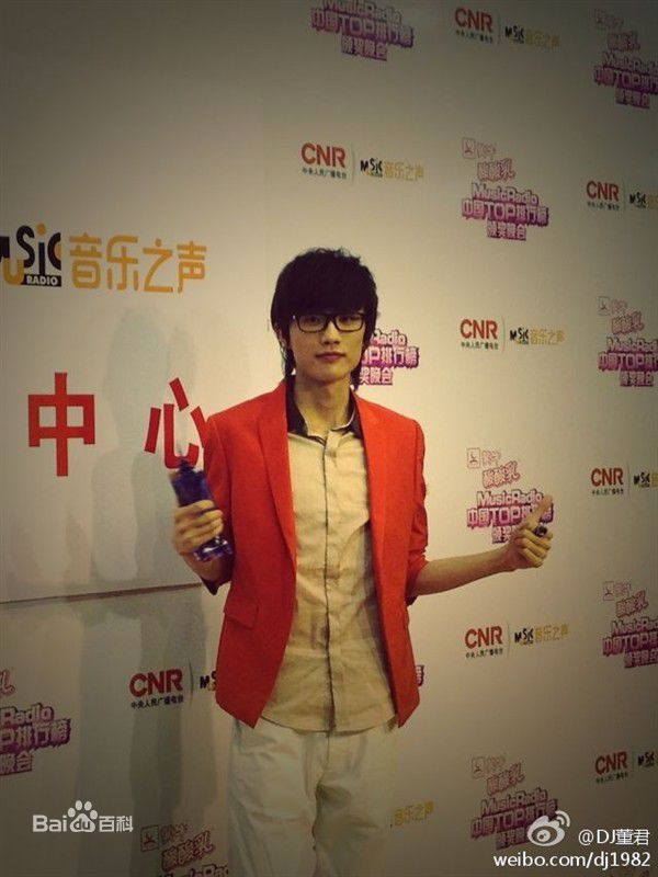 最新许嵩(Vae)精彩图册