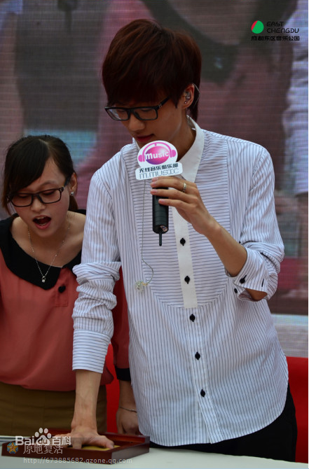 最新许嵩(Vae)精彩图册