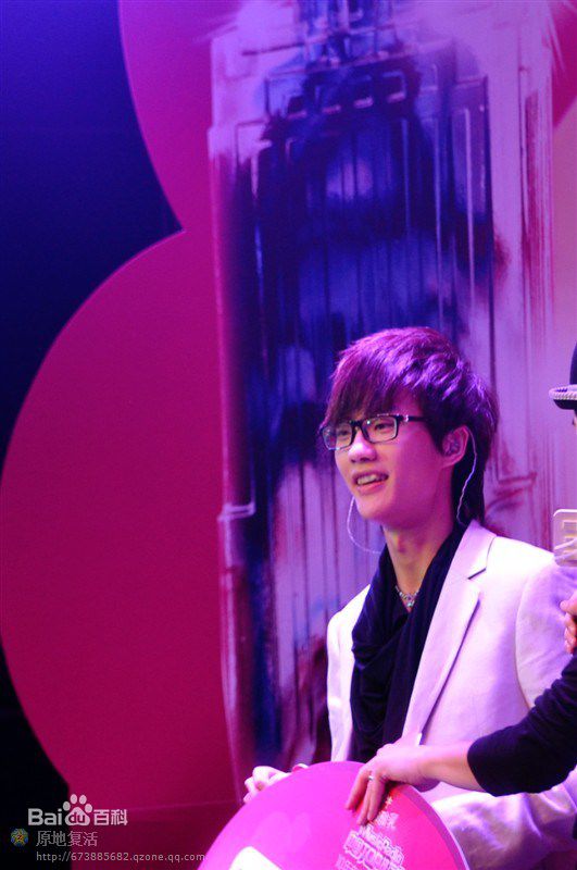 最新许嵩(Vae)精彩图册