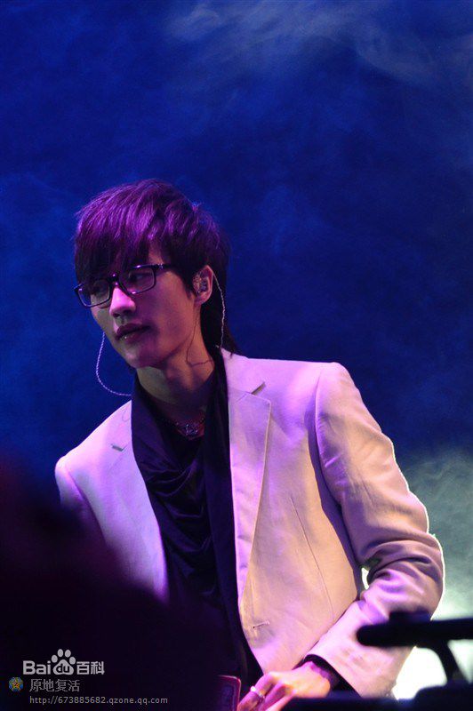 最新许嵩(Vae)精彩图册