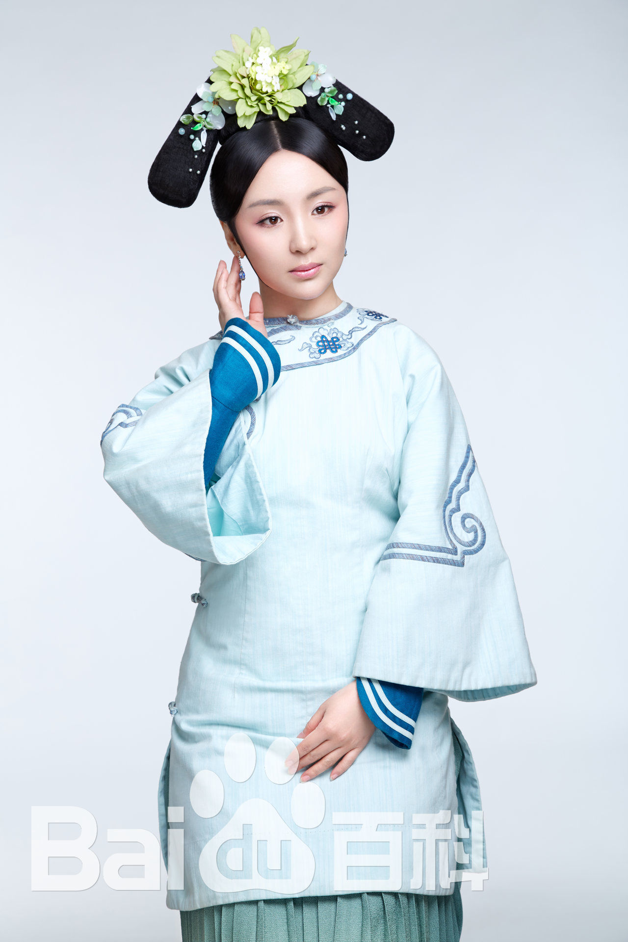 鸿利最新宫廷装壁纸