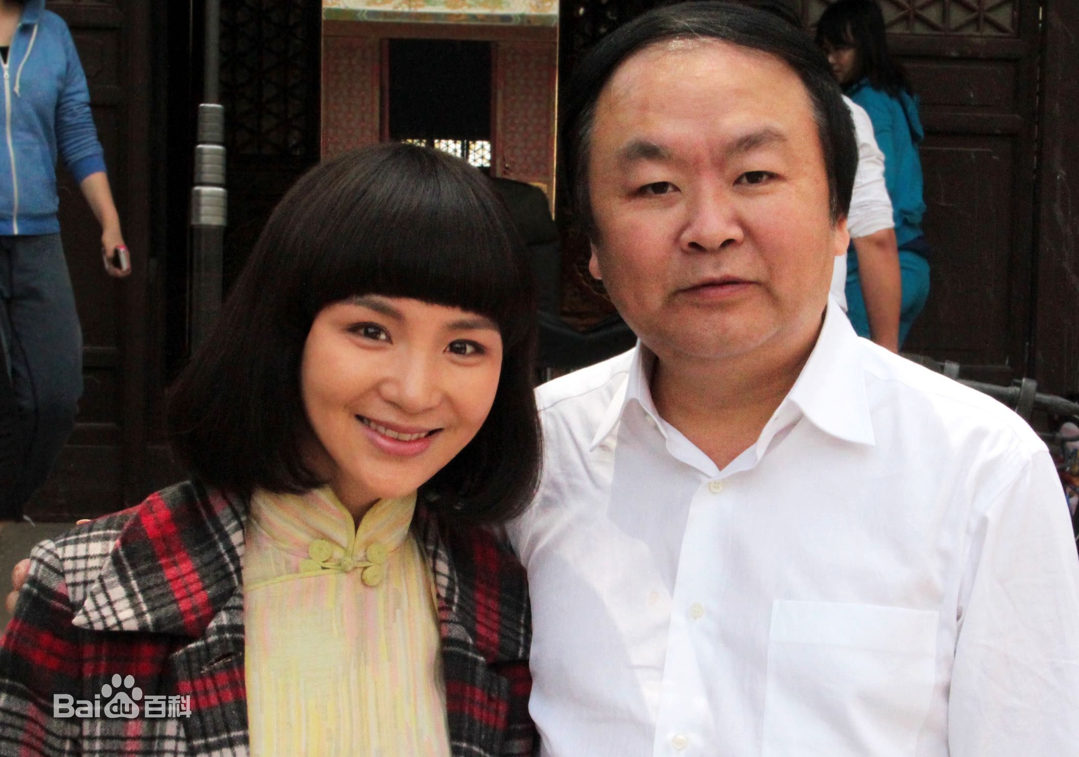 鸿利明星合影照片素颜照壁纸