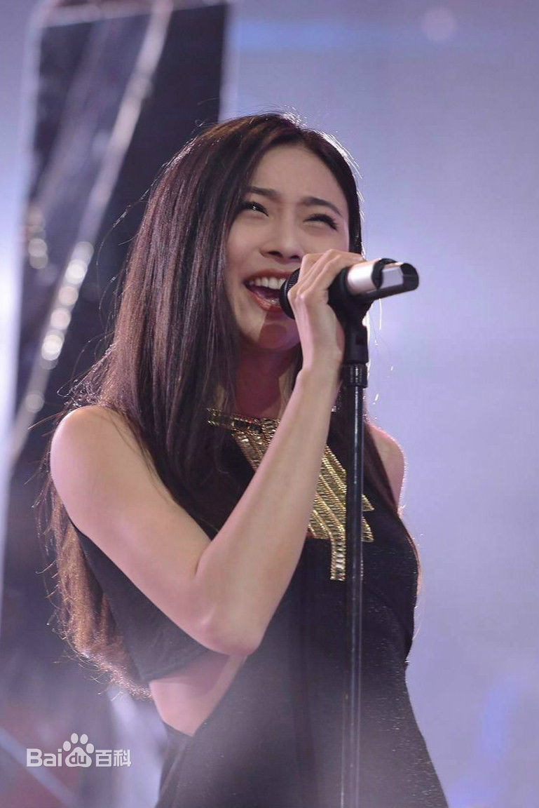 陈冰(Chen Bing)中国好声音第三季素颜照壁纸