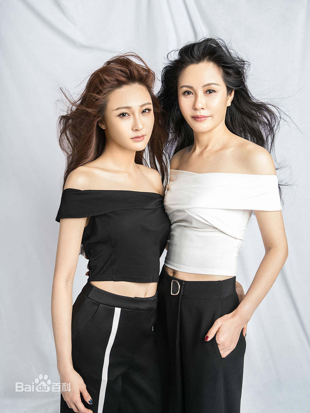 陈冰(Chen Bing)家人合照性感图片图集