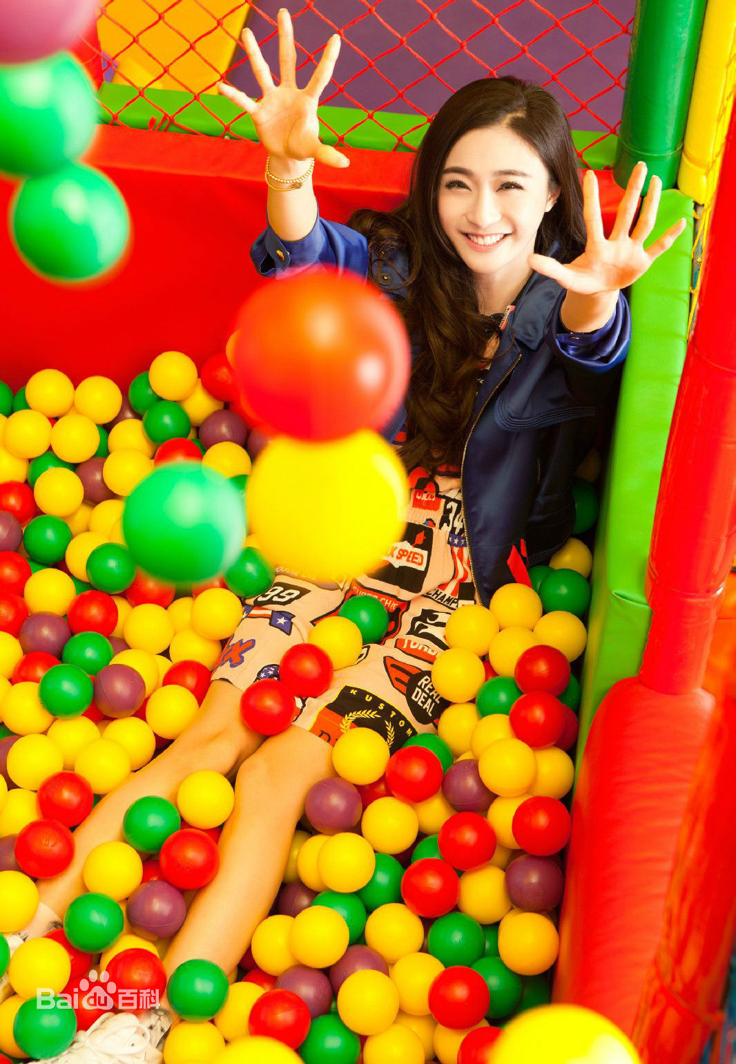 陈冰(Chen Bing)绅peerage生活照