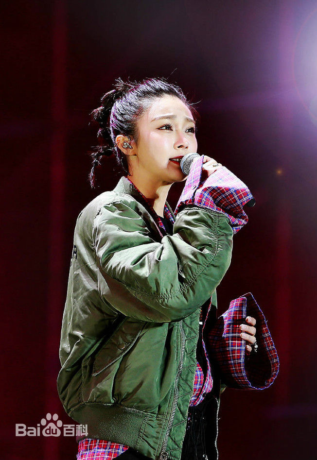 陈冰(Chen Bing)华语金曲奖“全国传媒联合推荐歌曲奖”、“我最喜爱的新人奖”壁纸壁纸