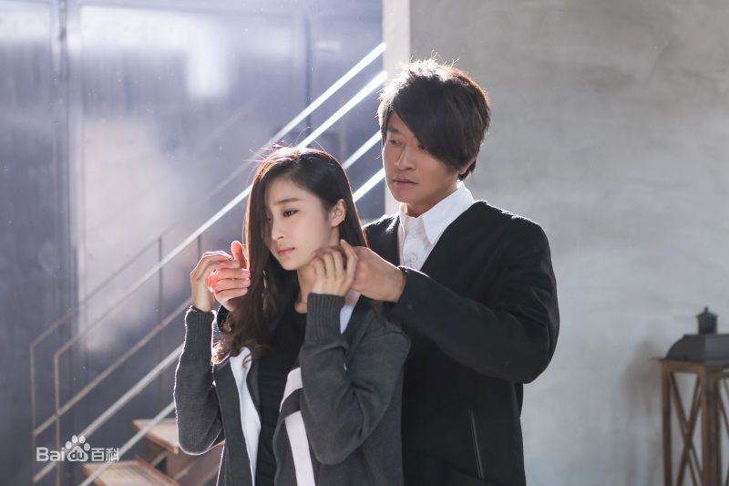 精选陈冰(Chen Bing)在《最远的身边》MV女主角中的图册