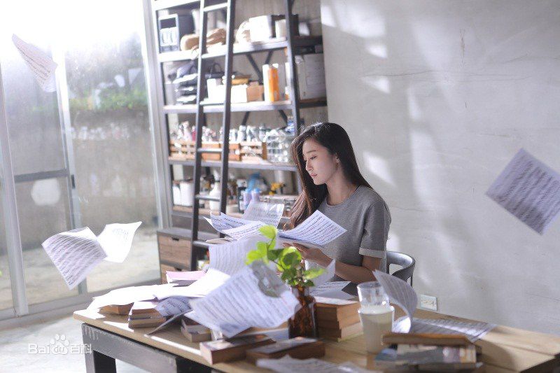 精选陈冰(Chen Bing)在《最远的身边》MV女主角中的图册