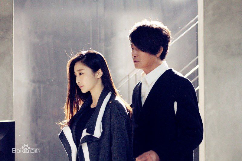 精选陈冰(Chen Bing)在《最远的身边》MV女主角中的图册