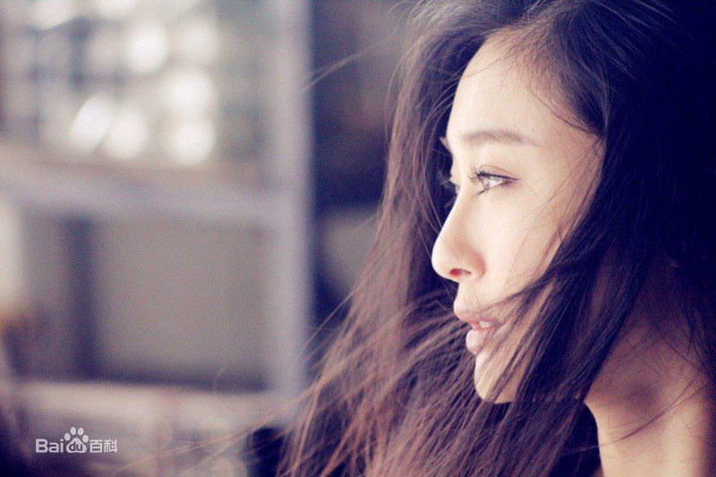 精选陈冰(Chen Bing)在《最远的身边》MV女主角中的图册