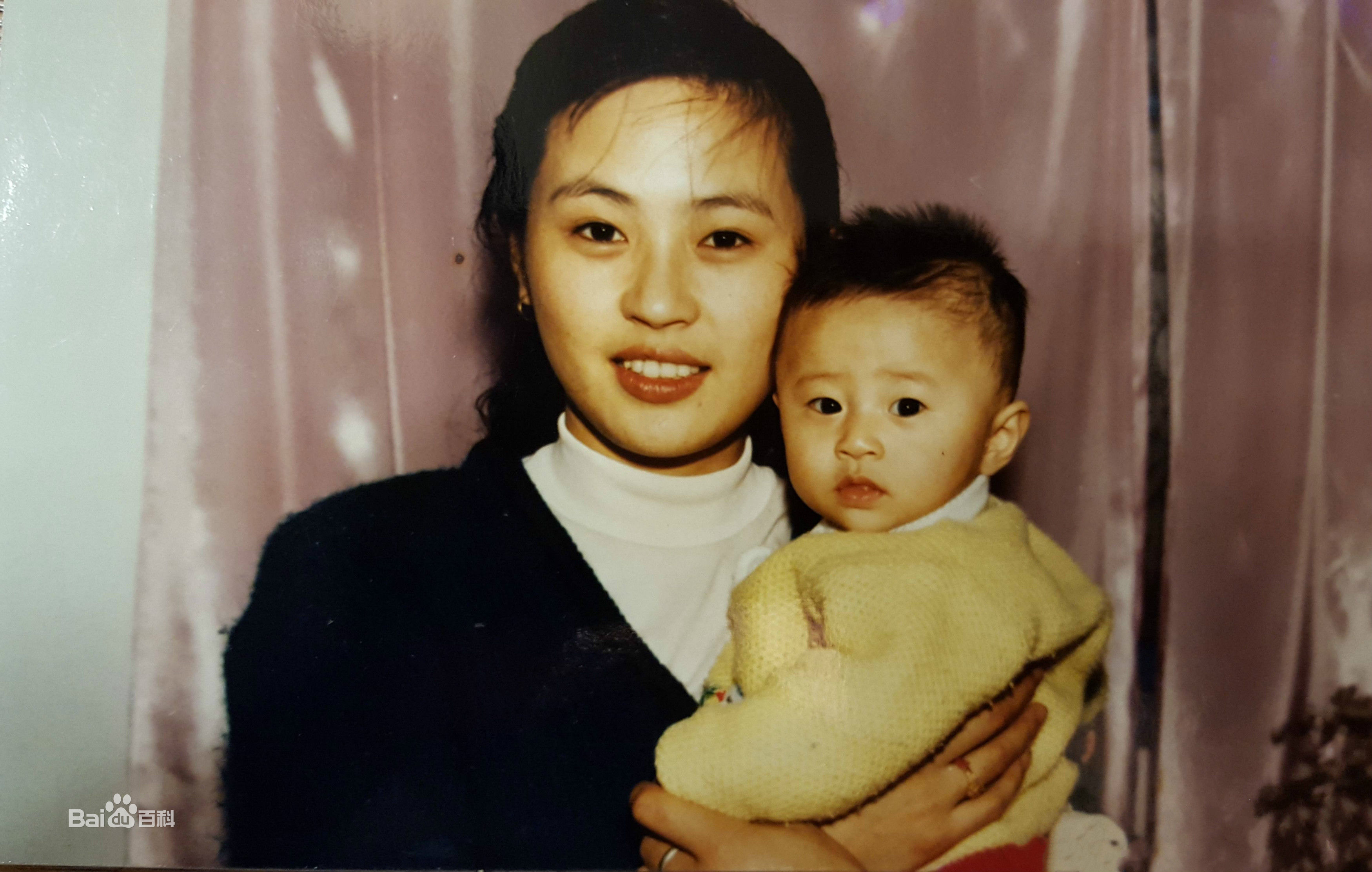 陈冰(Chen Bing)童年时光壁纸壁纸