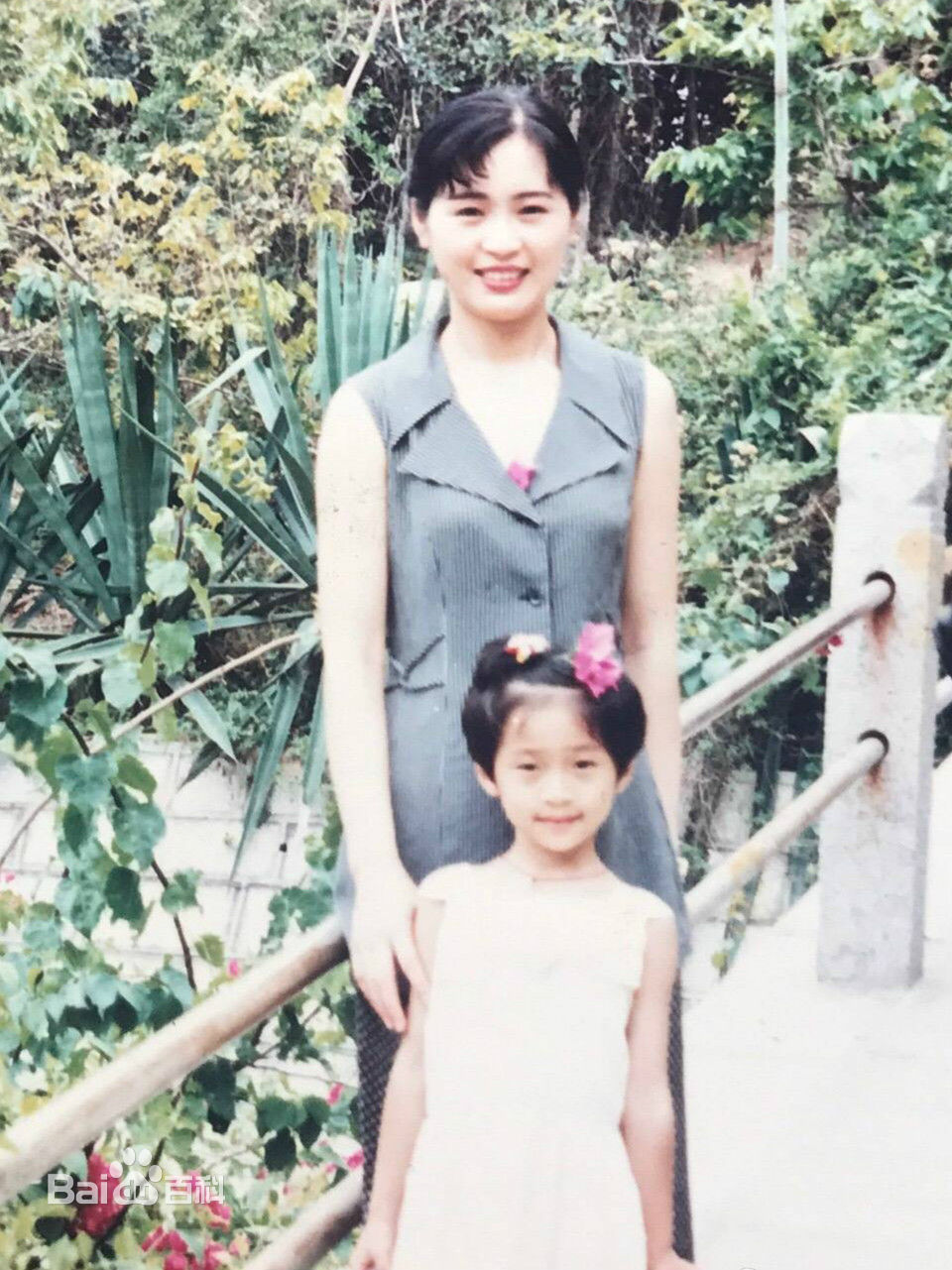 陈冰(Chen Bing)童年时光壁纸壁纸