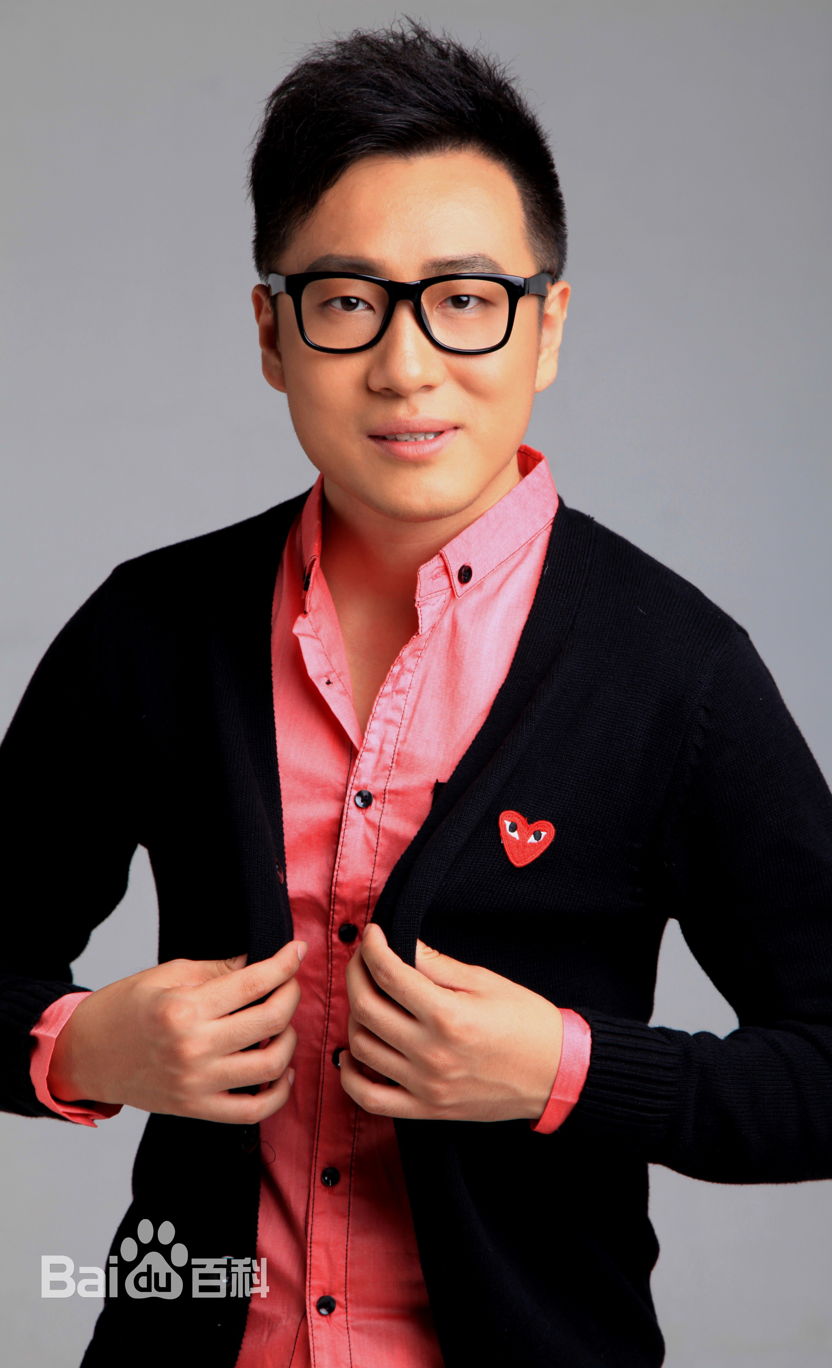 秦汉擂文质彬彬素颜照相册