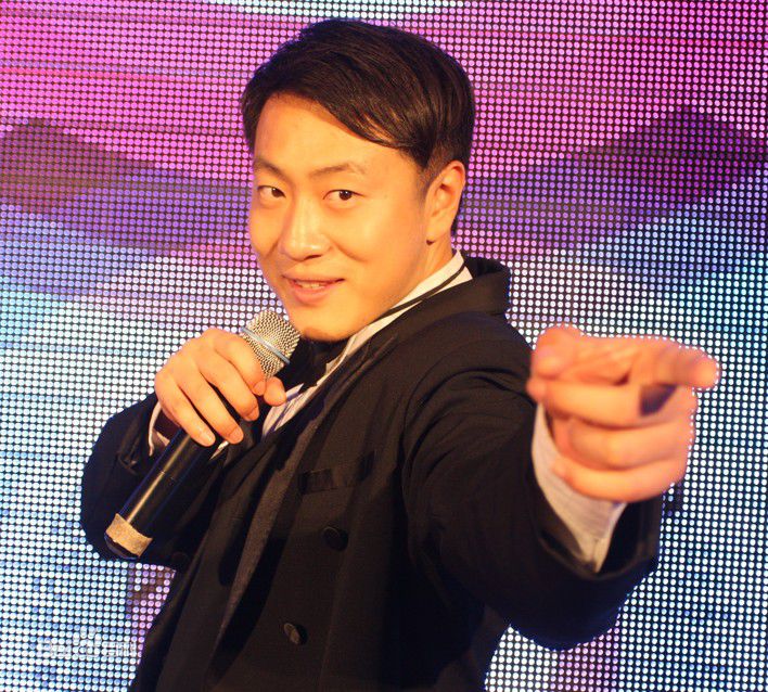 秦汉擂文质彬彬素颜照相册