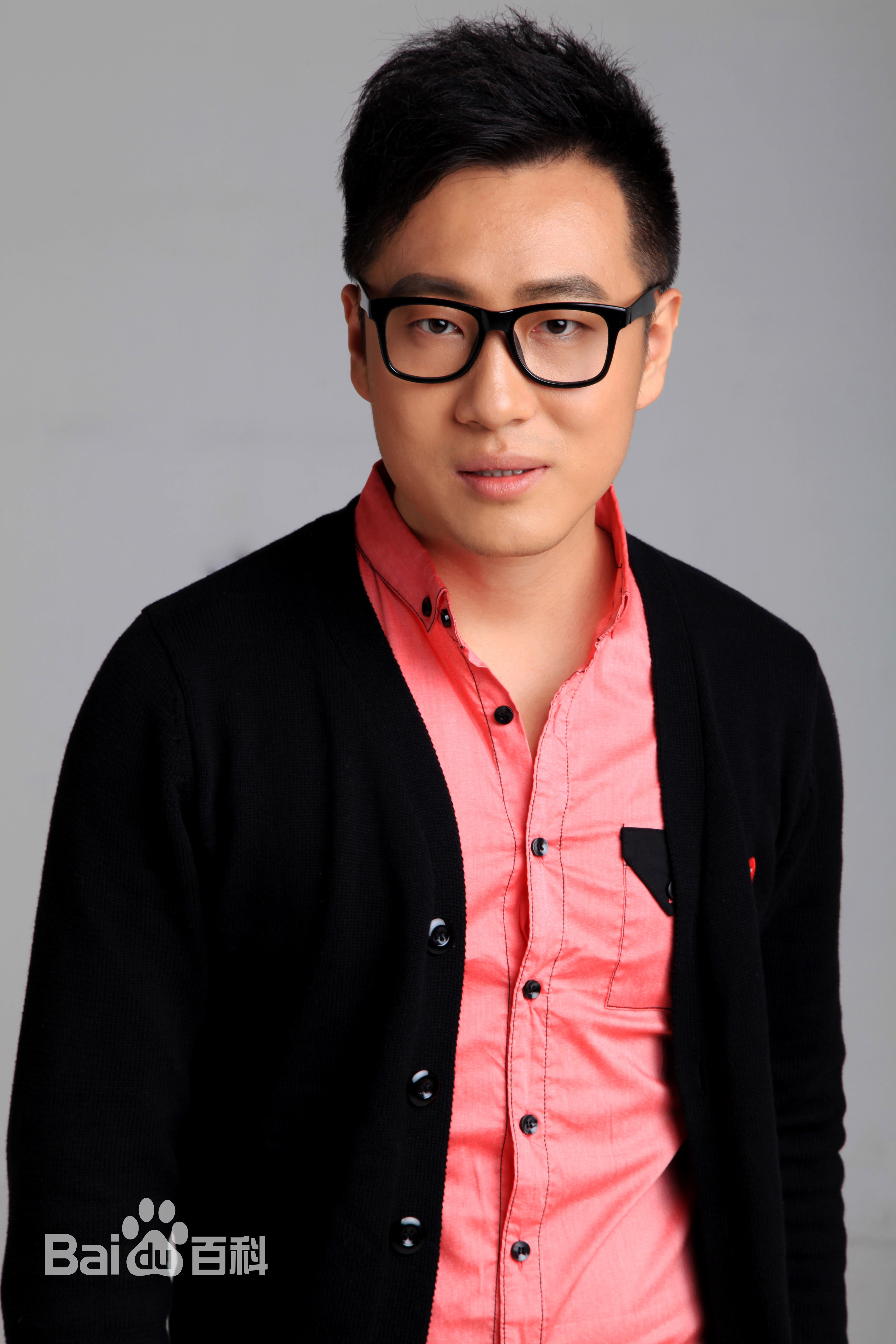 秦汉擂文质彬彬素颜照相册