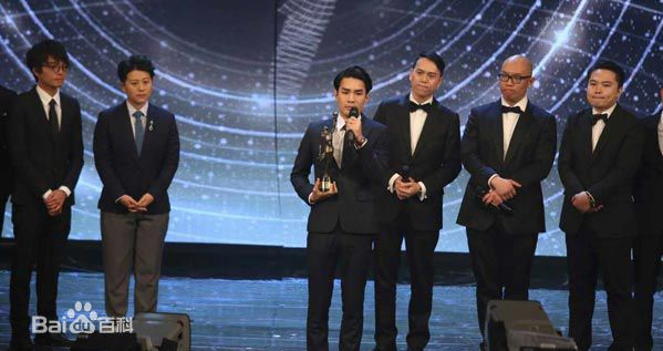 黄进(Chun Wong)个人获奖照前后照片