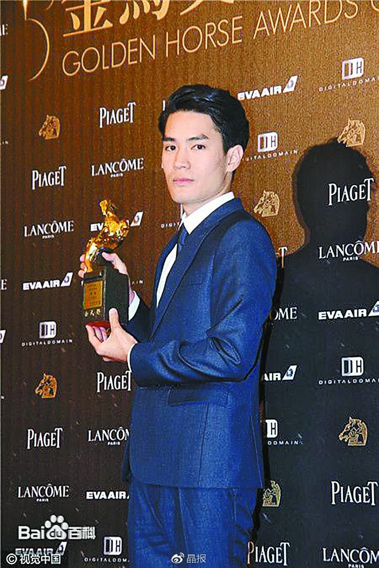 黄进(Chun Wong)个人获奖照前后照片