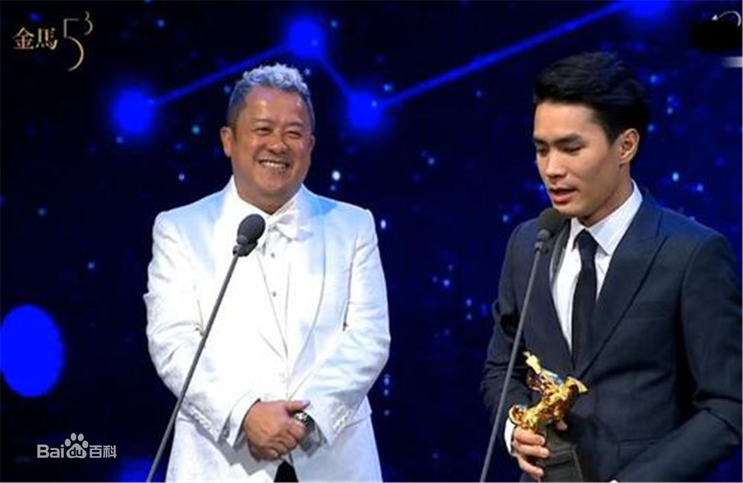 黄进(Chun Wong)个人获奖照前后照片