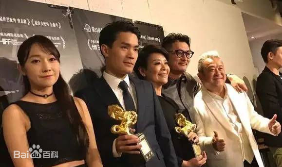 黄进(Chun Wong)个人获奖照前后照片