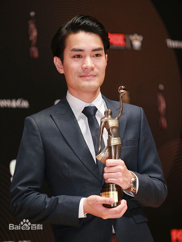 黄进(Chun Wong)个人获奖照前后照片