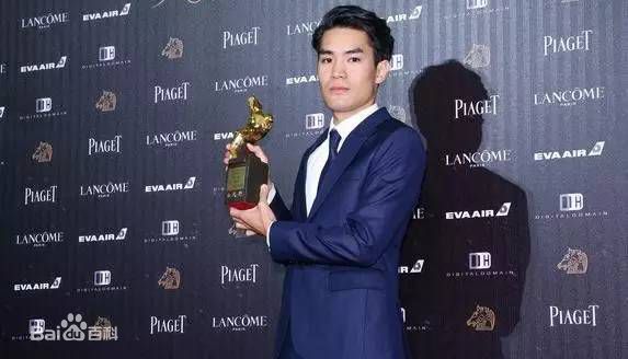 黄进(Chun Wong)个人获奖照前后照片