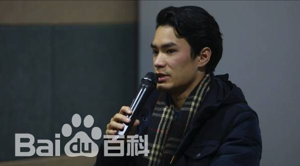 黄进(Chun Wong)个人生活照素颜照相册