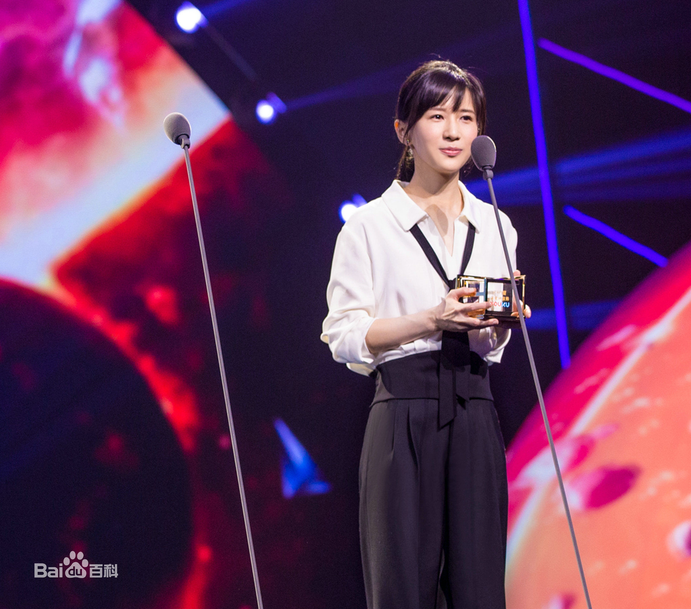 姜逸磊papi酱参与优酷盛典生活照相册