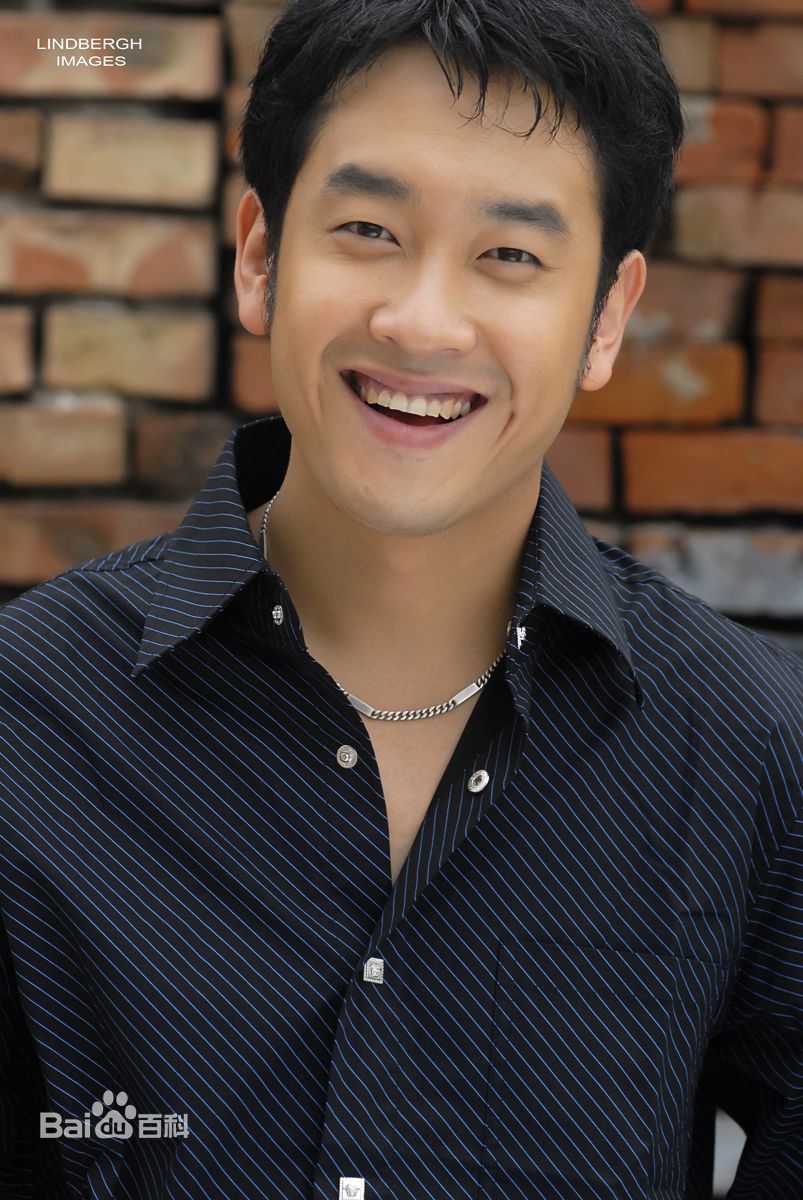 李赞生活照壁纸壁纸