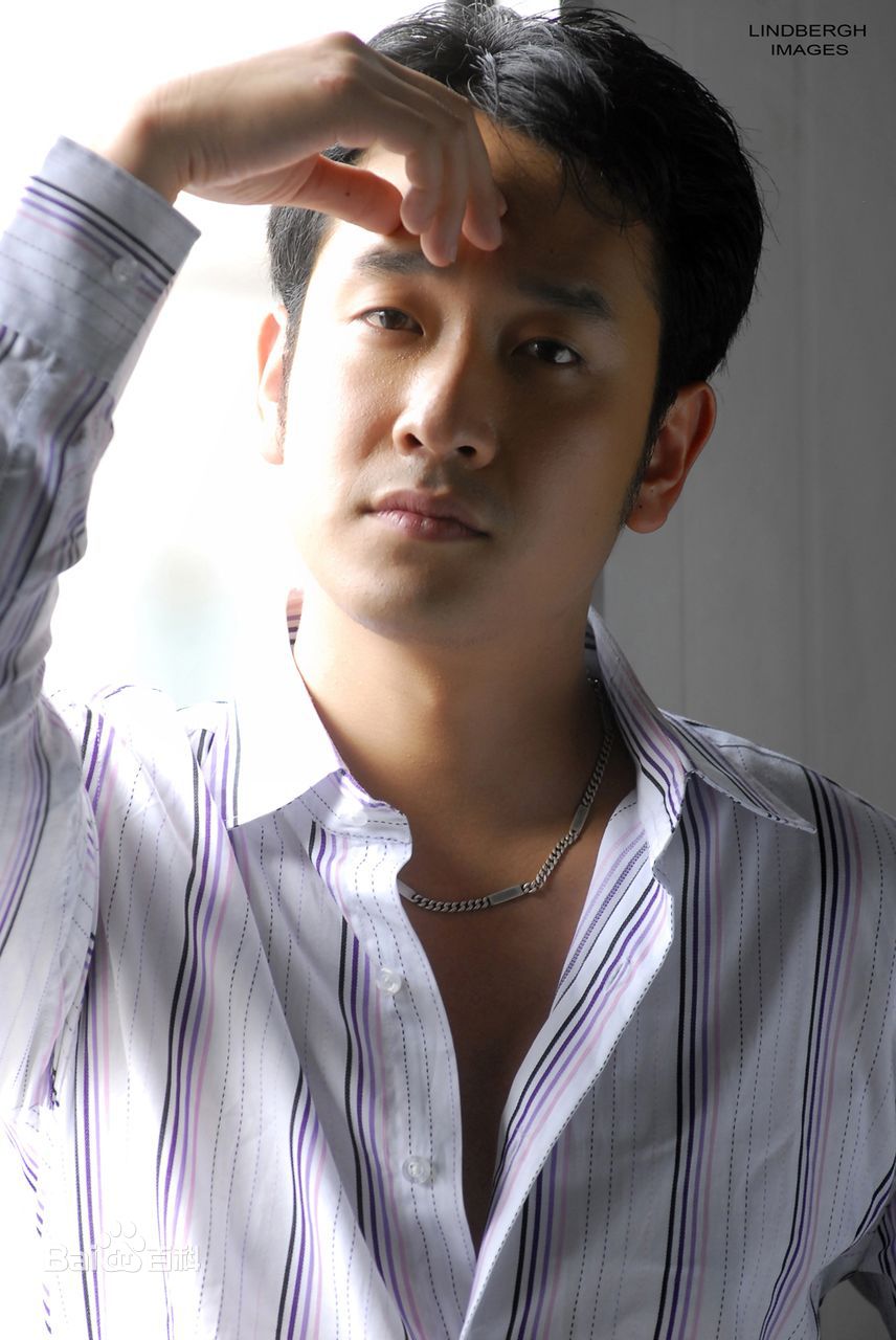 李赞生活照壁纸壁纸