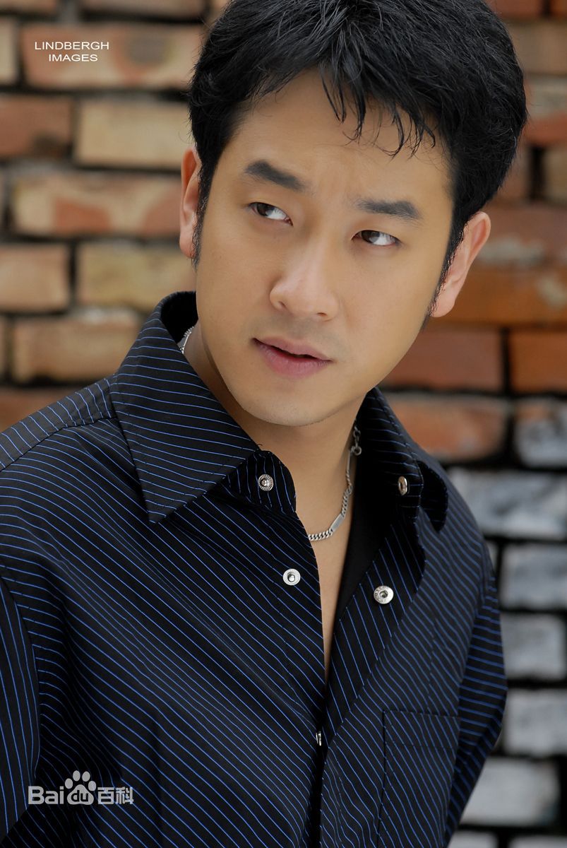 李赞生活照壁纸壁纸