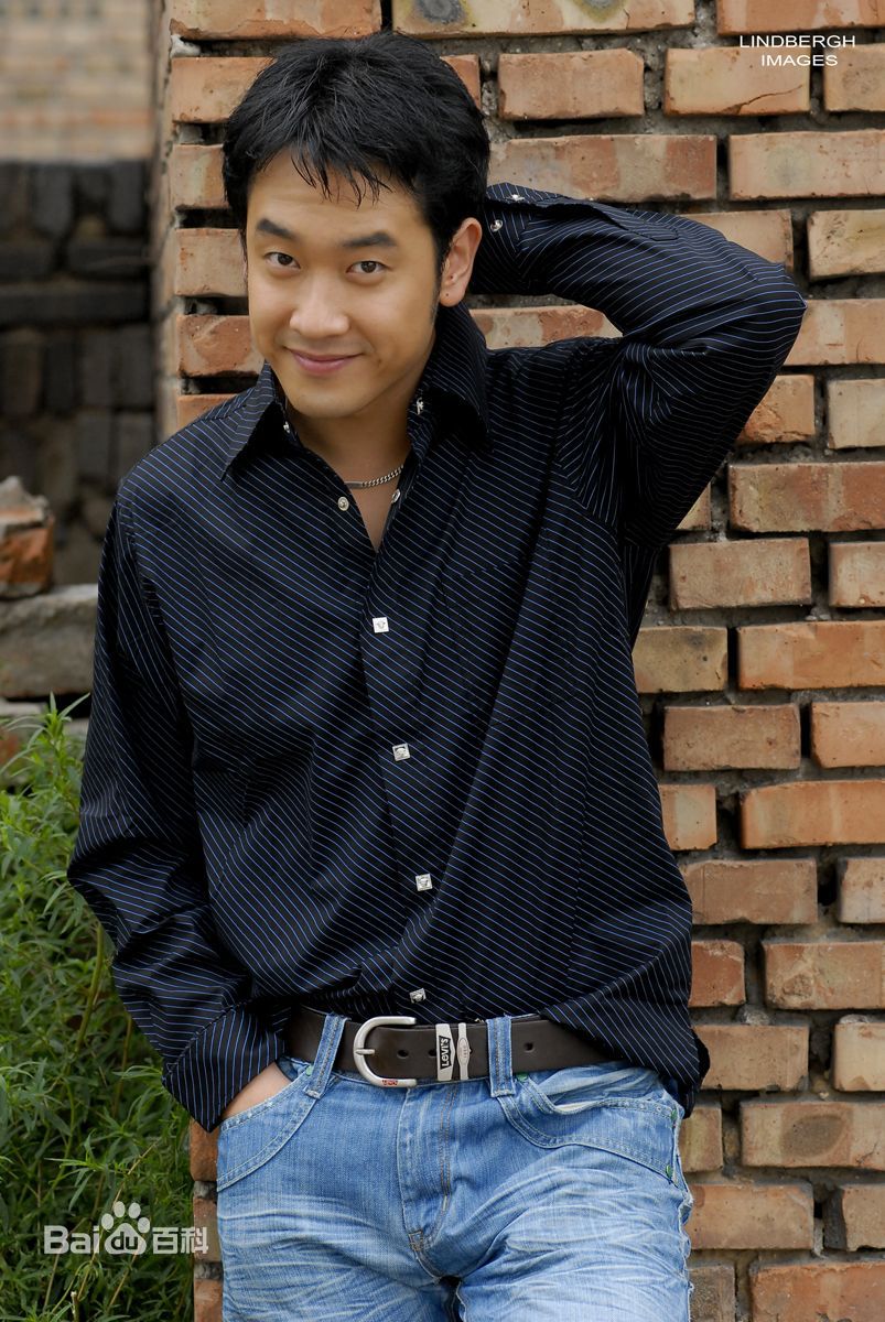 李赞生活照壁纸壁纸