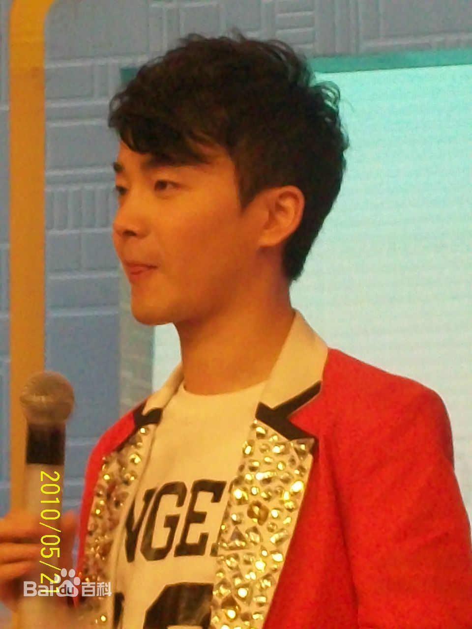 最优质沈凌在2010主持《胜利百分百》中的