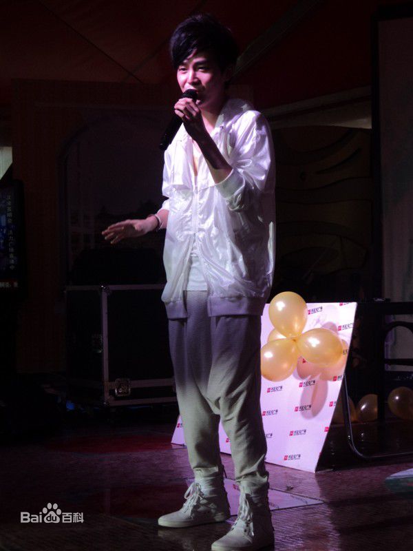 高清沈凌在2010专辑《我的幸福》西安签唱会中的图集