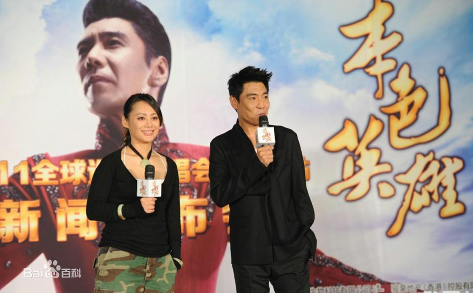 屠洪刚演唱会发布会生活照