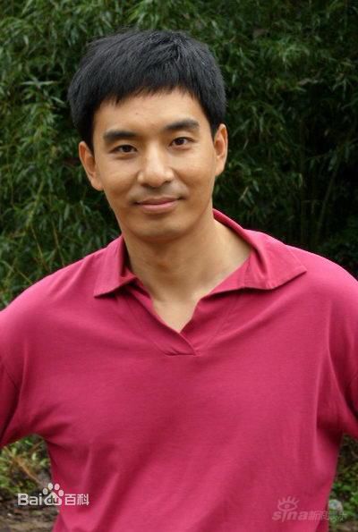 孙岩的各种着装照图片图册