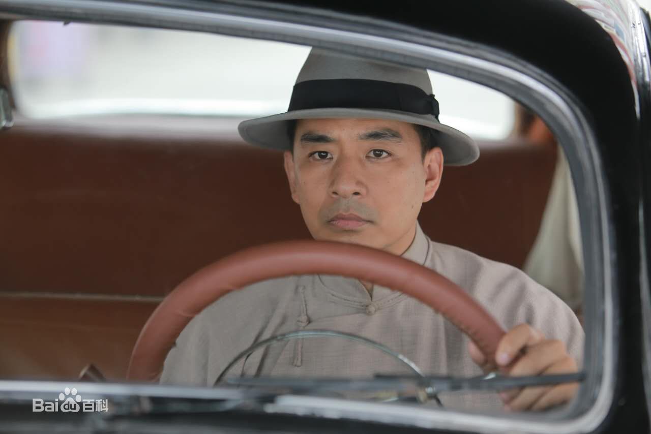 孙岩的各种着装照图片图册