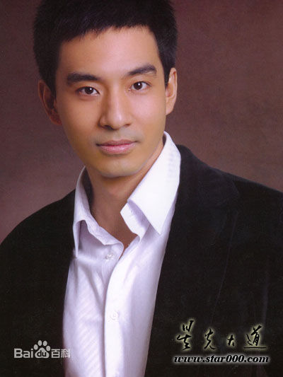 孙岩的各种着装照图片图册